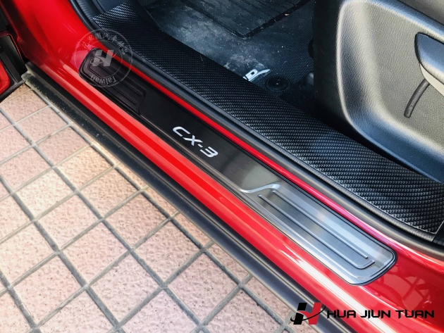 CX-3 黑鈦絲下門檻