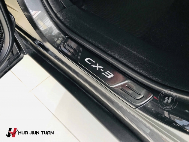 CX-3 黑鈦絲下門檻