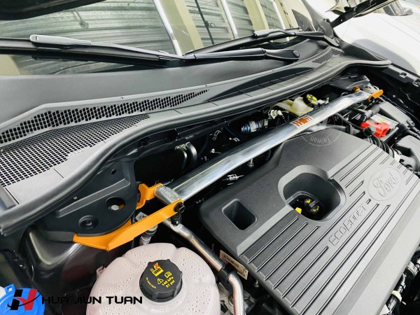 KUGA SUMMIT 引擎室拉桿