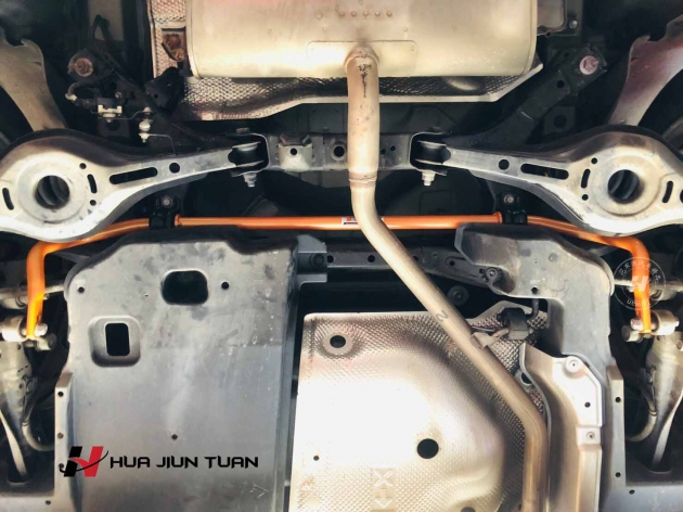 KUGA SUMMIT 後下防傾桿