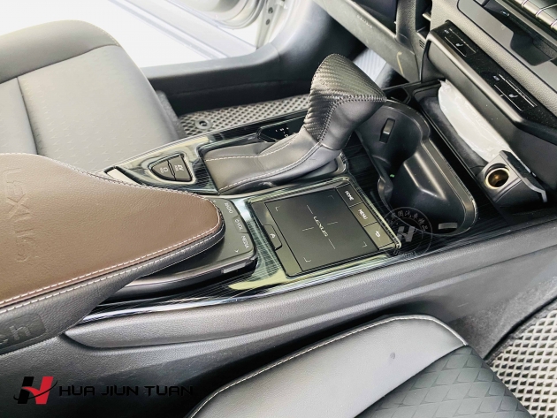 UX 黑鈦絲按鍵飾板+排檔貼片