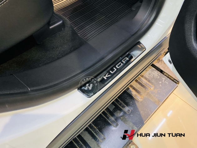 KUGA 黑鈦絲下門檻