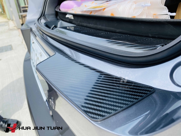 UX 卡夢紋後上護板