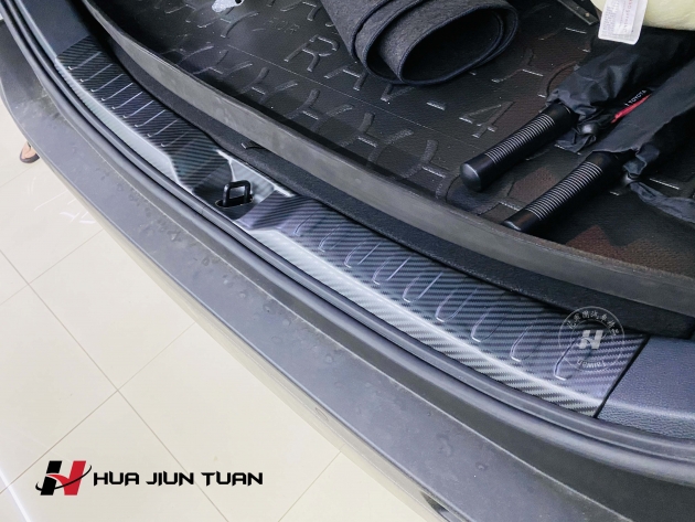 RAV4 卡夢紋內後護板