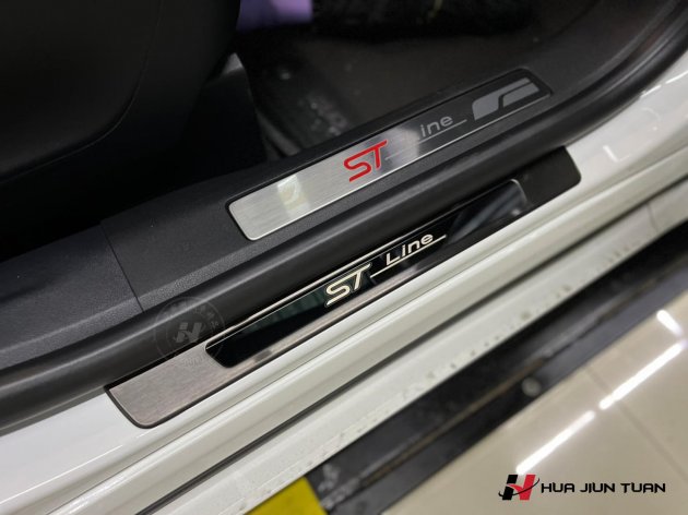 ST-Line 黑鈦絲下門檻