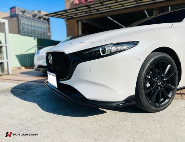 四代 Mazda3 GV 下巴