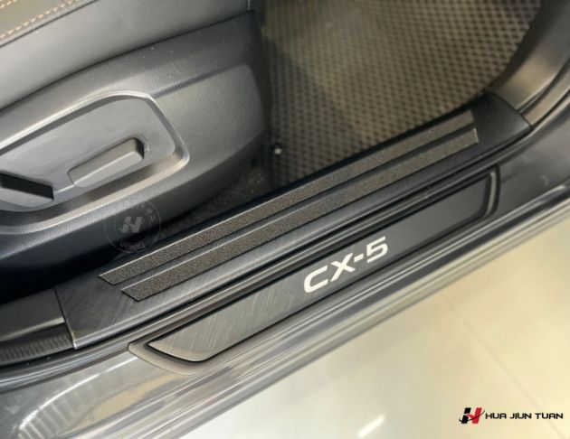 CX-5 迎賓踏板