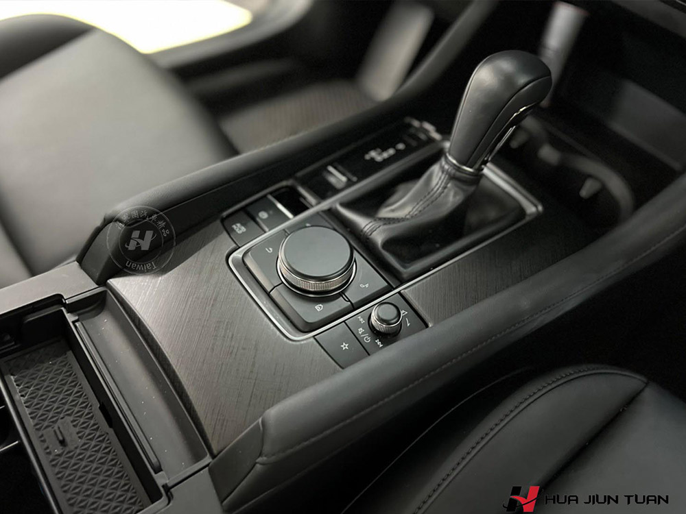 四代 MAZDA3 排擋貼片+按鍵飾板